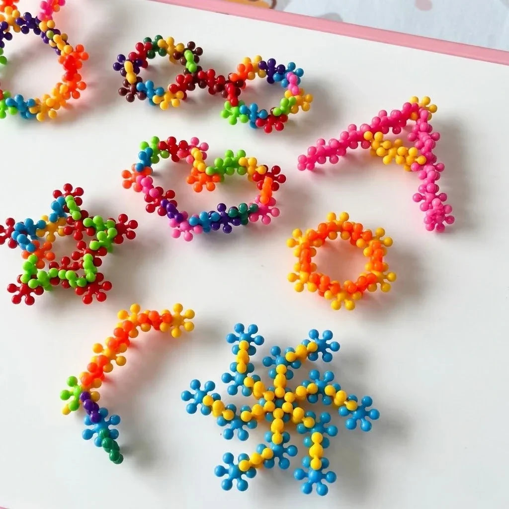 Interlocking Building Blocks Toy Set, Creative Construction Pieces for Kids to Build Bracelets and Crowns
